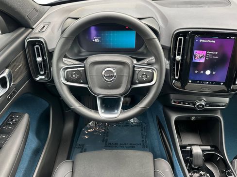 Certified 2023 Volvo C40 P8 Recharge Ultimate image 17