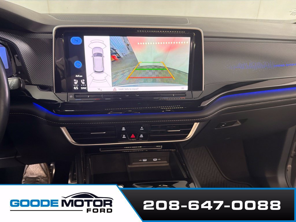 Used 2024 Volkswagen Atlas Cross Sport SEL R-Line AWD/4WD image 16