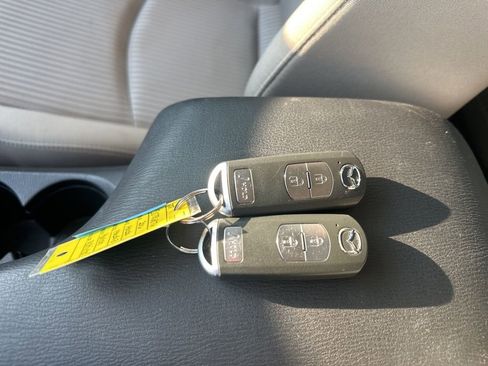 Used 2016 MAZDA MAZDA3 i Touring w/ Popular Equipment Package image 20