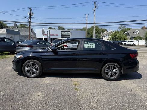 Used 2023 Volkswagen Jetta SE FWD image 3