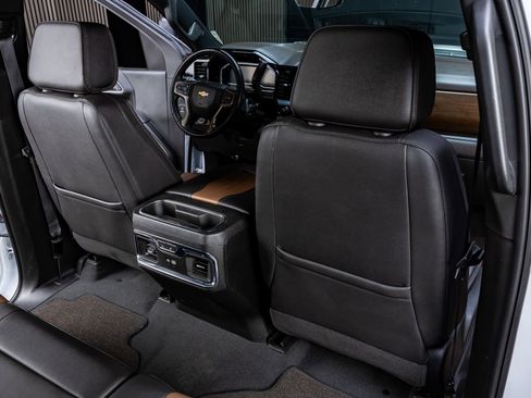 Used 2024 Chevrolet Silverado 2500 High Country w/ Technology Package image 31