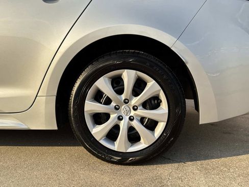 Used 2024 Toyota Corolla LE image 7