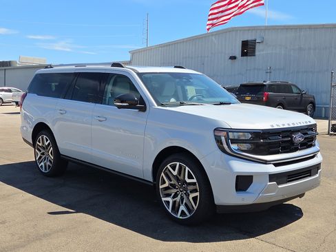 New 2026 Ford Expedition Max Platinum AWD/4WD image 1