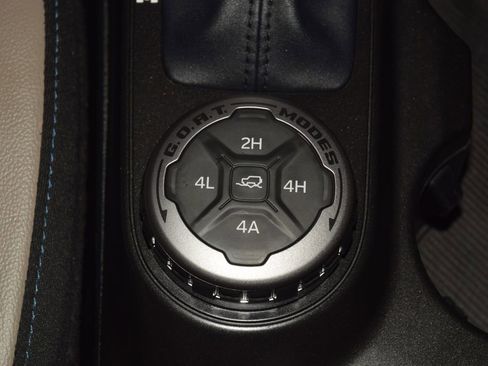 Used 2023 Ford Bronco Wildtrak AWD/4WD image 32