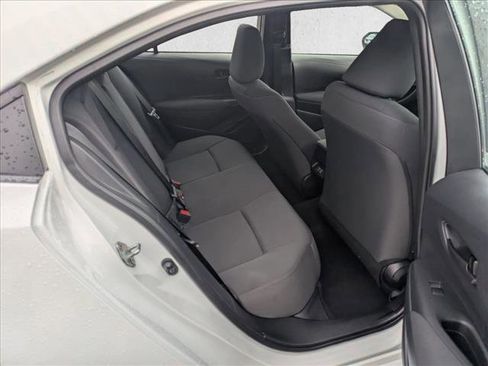 Used 2025 Toyota Corolla LE image 17