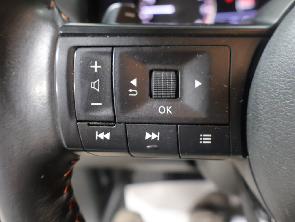 Used 2024 Nissan Pathfinder Rock Creek AWD/4WD image 34