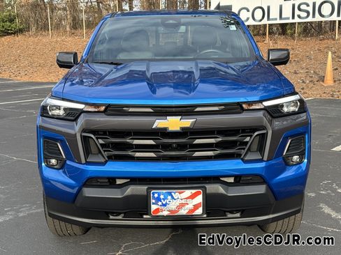 Used 2023 Chevrolet Colorado LT w/ LT Convenience Package III image 9