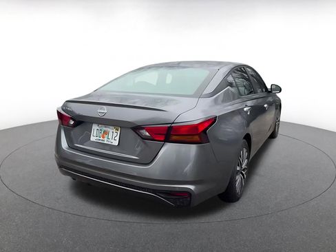 Used 2025 Nissan Altima 2.5 SV image 14