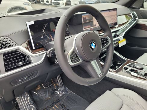 New 2026 BMW X5 xDrive40i w/ M Sport Package AWD/4WD image 8