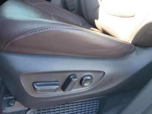 Used 2022 Toyota Sienna Platinum image 21