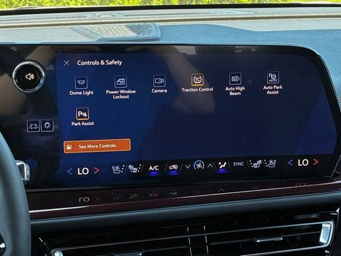 New 2026 Chevrolet Traverse RS w/ LPO, Floor Liner Package AWD/4WD image 27