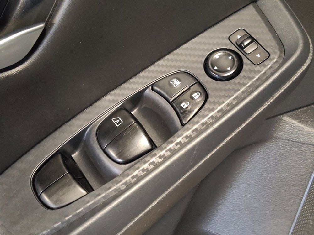 Used 2025 Nissan Sentra SV FWD image 27