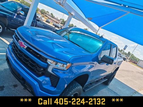 Used 2022 Chevrolet Silverado 1500 RST w/ Z71 Off-Road Package AWD/4WD image 2