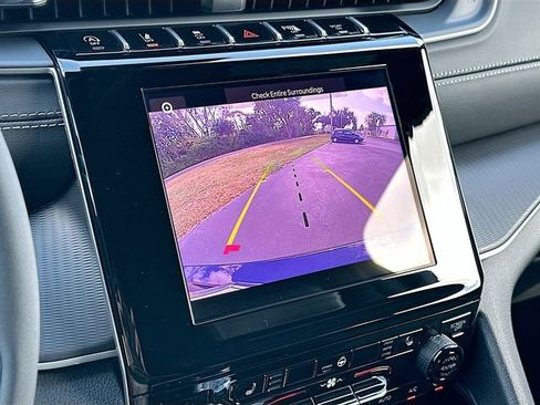 New 2025 Jeep Grand Cherokee L Altitude image 8