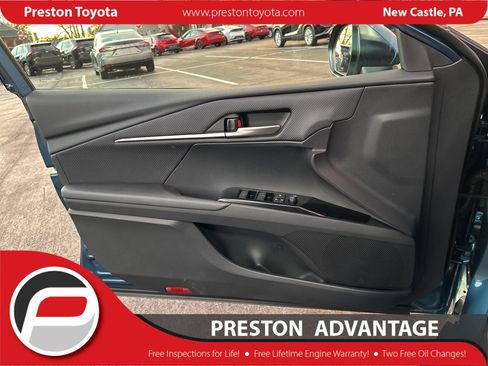New 2026 Toyota Camry SE FWD image 17