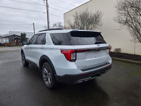 New 2026 Ford Explorer Active image 7