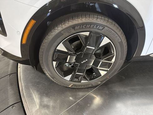 New 2026 Kia Sportage SX image 10