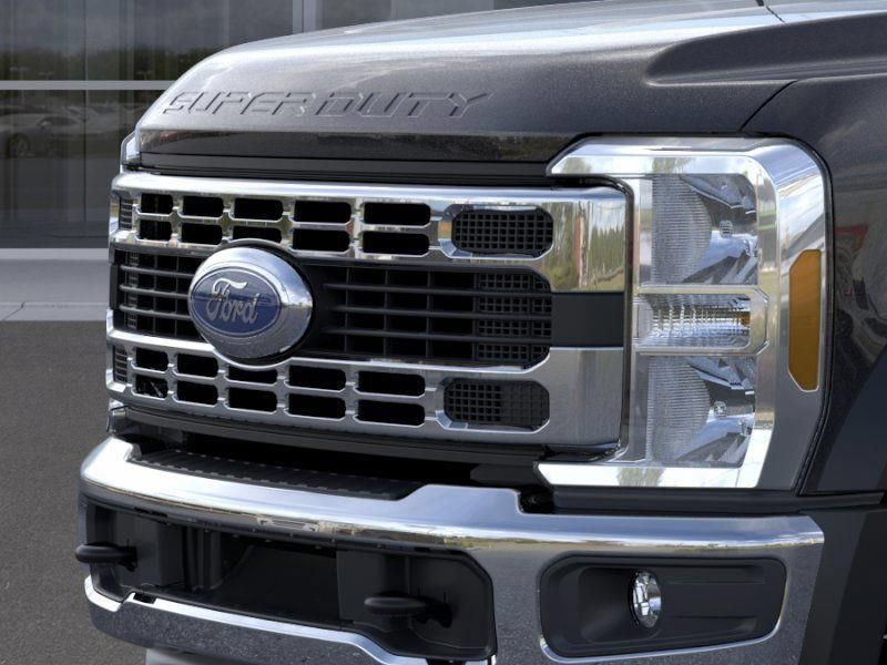 New 2025 Ford F550 Luxury RWD image 17
