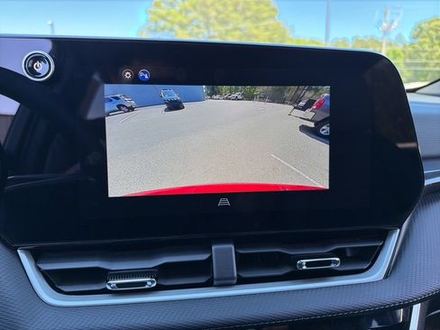 Used 2026 Chevrolet Equinox LT w/ Convenience Package II FWD image 11