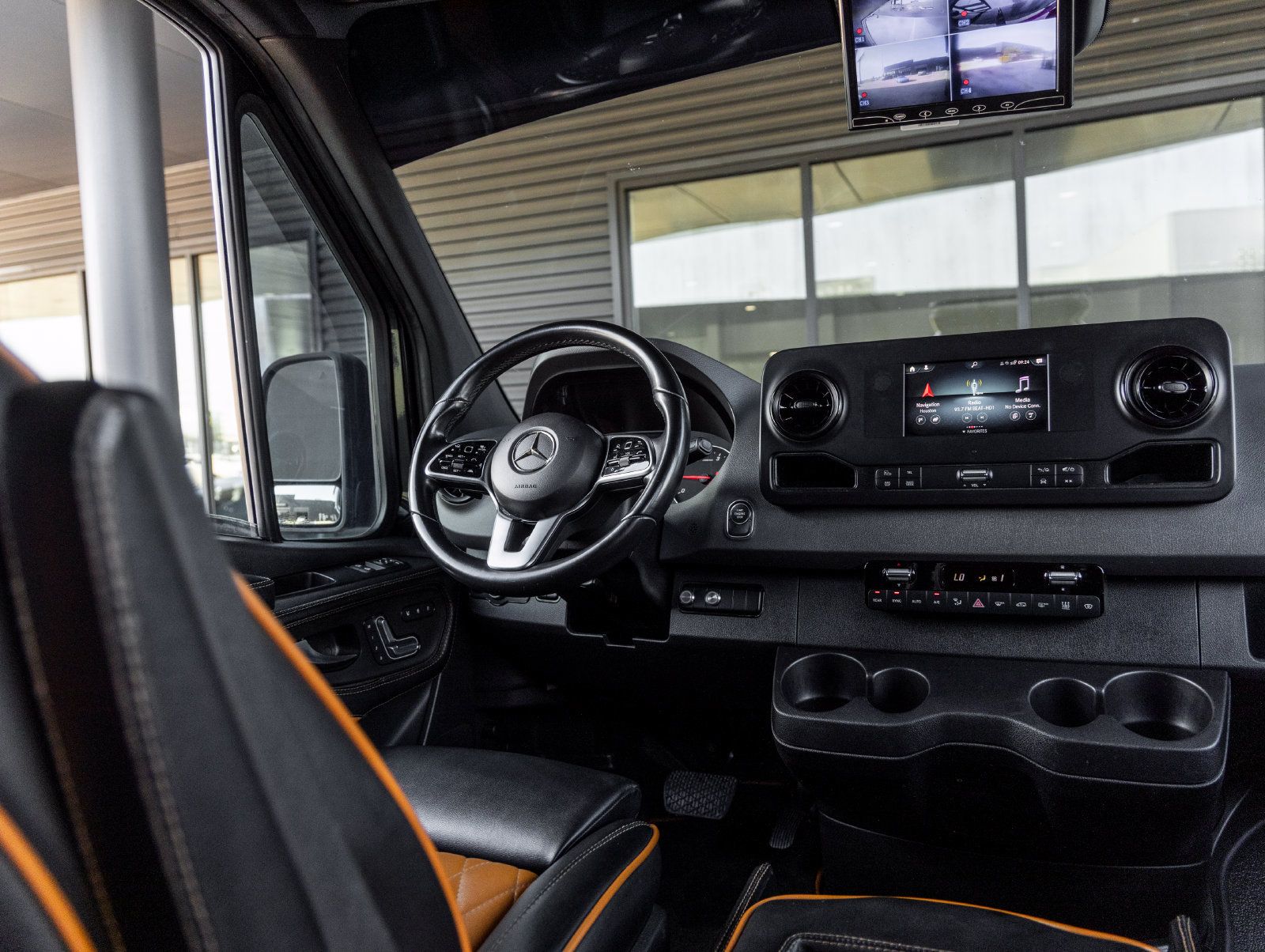 Used 2019 Mercedes-Benz Sprinter 2500 image 36