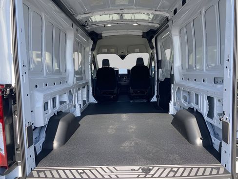New 2026 Ford Transit 250 148 Medium Roof RWD image 9