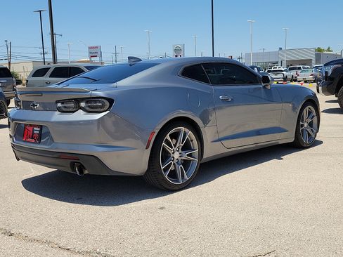 Used 2020 Chevrolet Camaro LT w/ RS Package RWD image 4