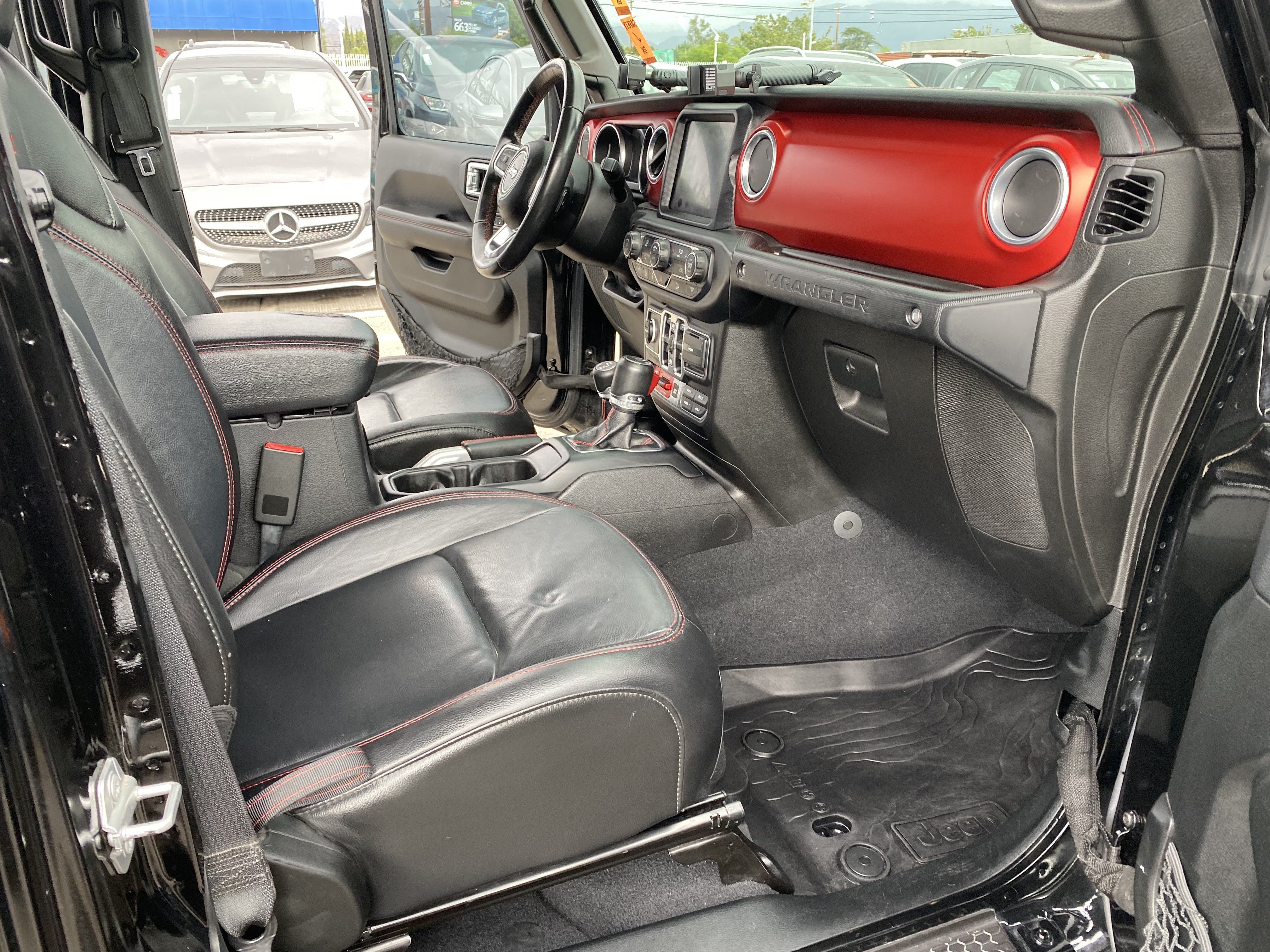 Used 2018 Jeep Wrangler Unlimited Rubicon AWD/4WD image 24