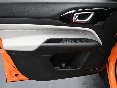 New 2026 Jeep Compass Limited image 9