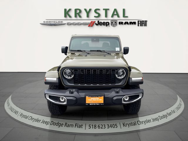 Used 2025 Jeep Gladiator Sport AWD/4WD image 2