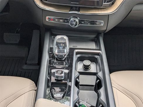 New 2026 Volvo XC60 B5 Plus w/ Climate Package image 19