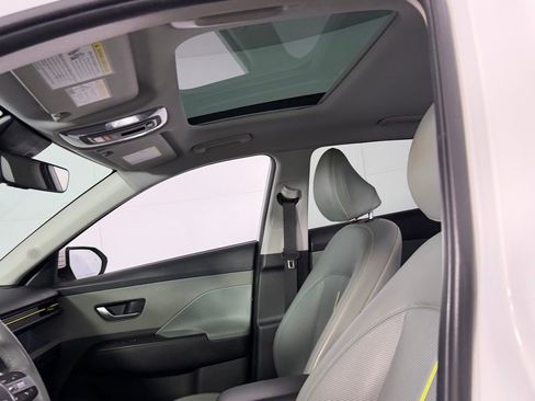 Used 2024 Hyundai Kona Limited FWD image 25