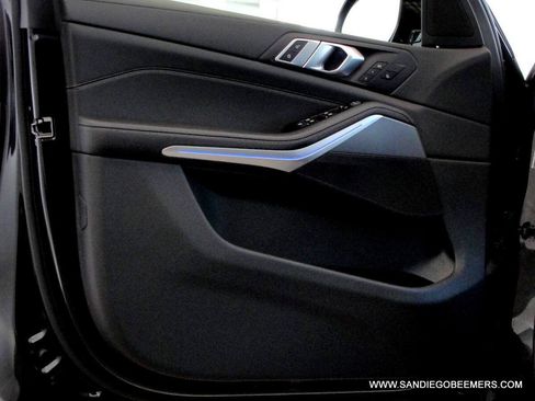 Used 2022 BMW X5 sDrive40i w/ M Sport Package RWD image 8