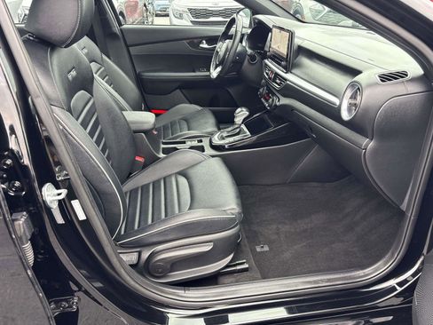 Used 2023 Kia Forte GT-Line w/ GT-Line Premium Package image 16