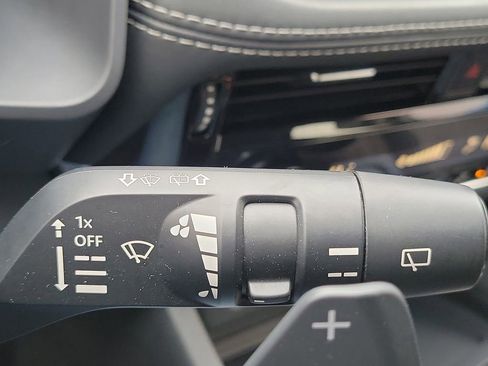 Used 2021 Nissan Rogue SV image 13