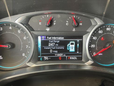 Used 2018 Chevrolet Equinox LT w/ Sun & Infotainment Package FWD image 35