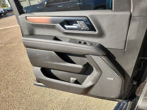 New 2026 GMC Yukon Denali w/ Denali Reserve Package image 17