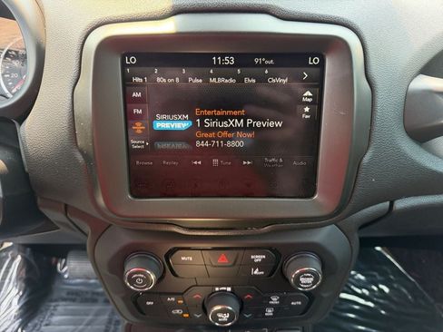 Used 2023 Jeep Renegade Latitude AWD/4WD image 18