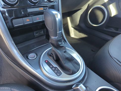 Used 2019 Volkswagen Beetle 2.0T SE image 37
