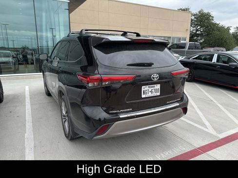 Used 2020 Toyota Highlander Platinum AWD/4WD image 10