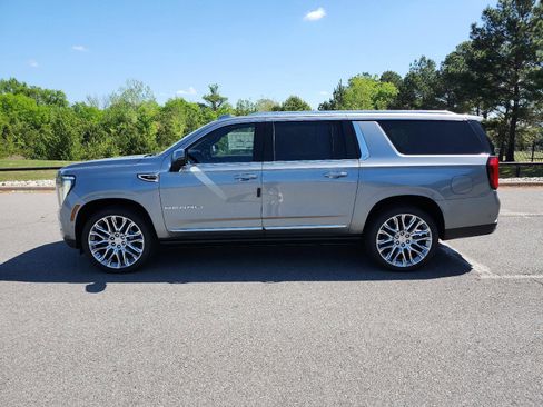 New 2026 GMC Yukon XL Denali w/ Denali Reserve Package AWD/4WD image 2