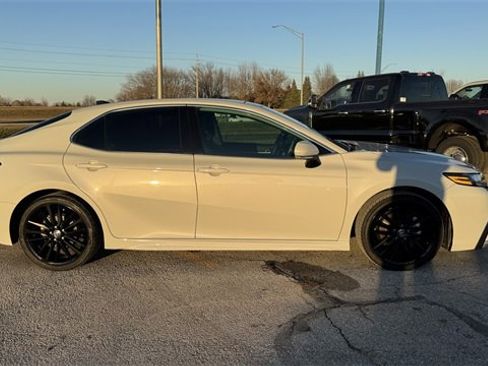 Used 2023 Toyota Camry XSE image 11