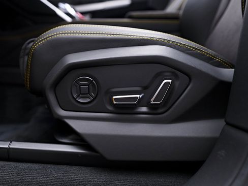 Used 2021 Lamborghini Urus image 41