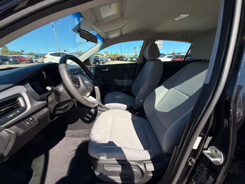 Used 2018 Kia Rio LX image 13