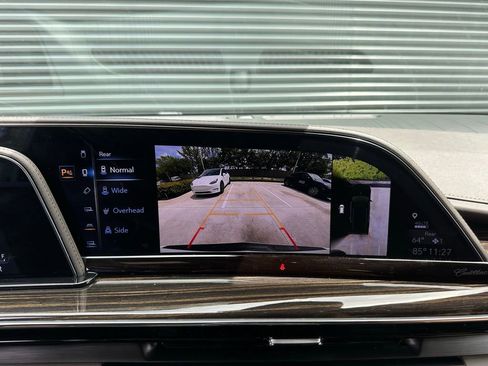 Used 2022 Cadillac Escalade Premium Luxury w/ Performance Package AWD/4WD image 38