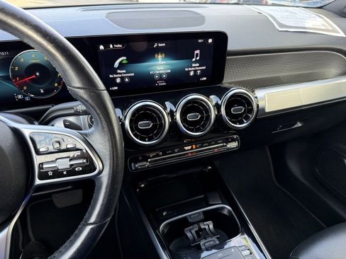 Certified 2022 Mercedes-Benz GLB 250 image 21