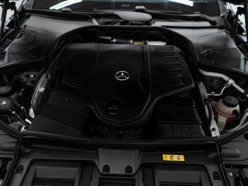 Used 2022 Mercedes-Benz S 500 4MATIC w/ AMG Line Package image 44