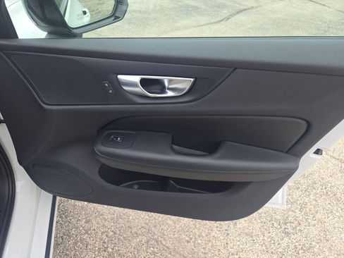 Used 2024 Volvo S60 B5 Core FWD image 5