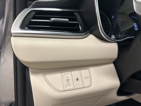 Used 2026 Genesis G70 2.5T image 10