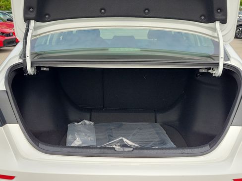 Used 2025 Honda Accord SE image 9