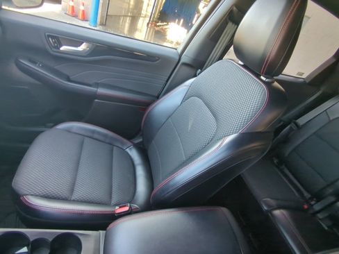 Used 2023 Ford Escape ST-Line image 6